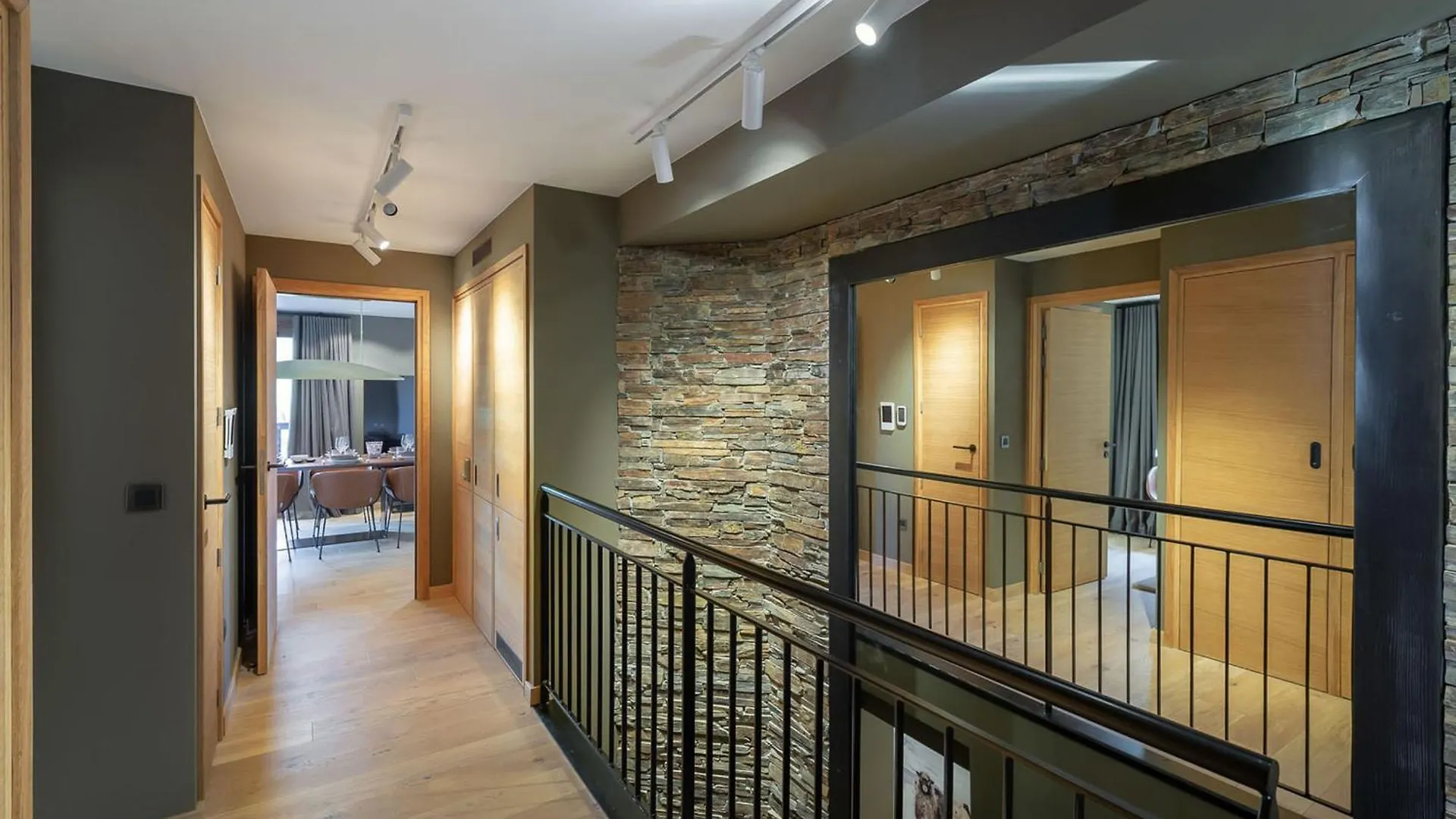 Splendide Appartement Avec Sauna A Courchevel Moriond, Proche Telecabine Et Pistes - Fr-1-563-139
